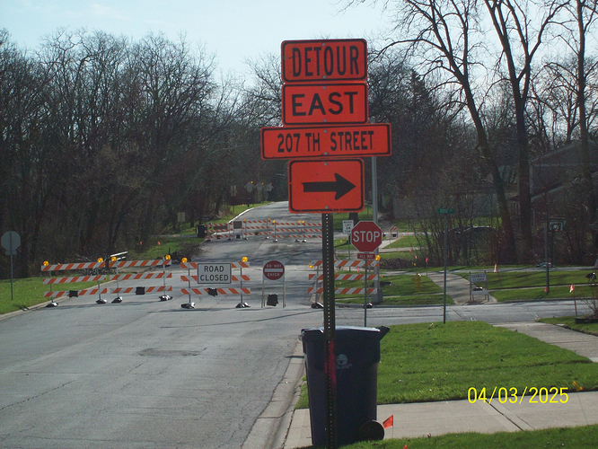 2025-04-03 Road closed6