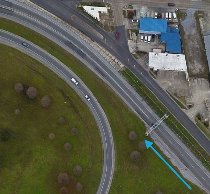 No, there is no clear straight-ahead path—both paths are equally straight ahead, so there is not one clear straight-ahead path.