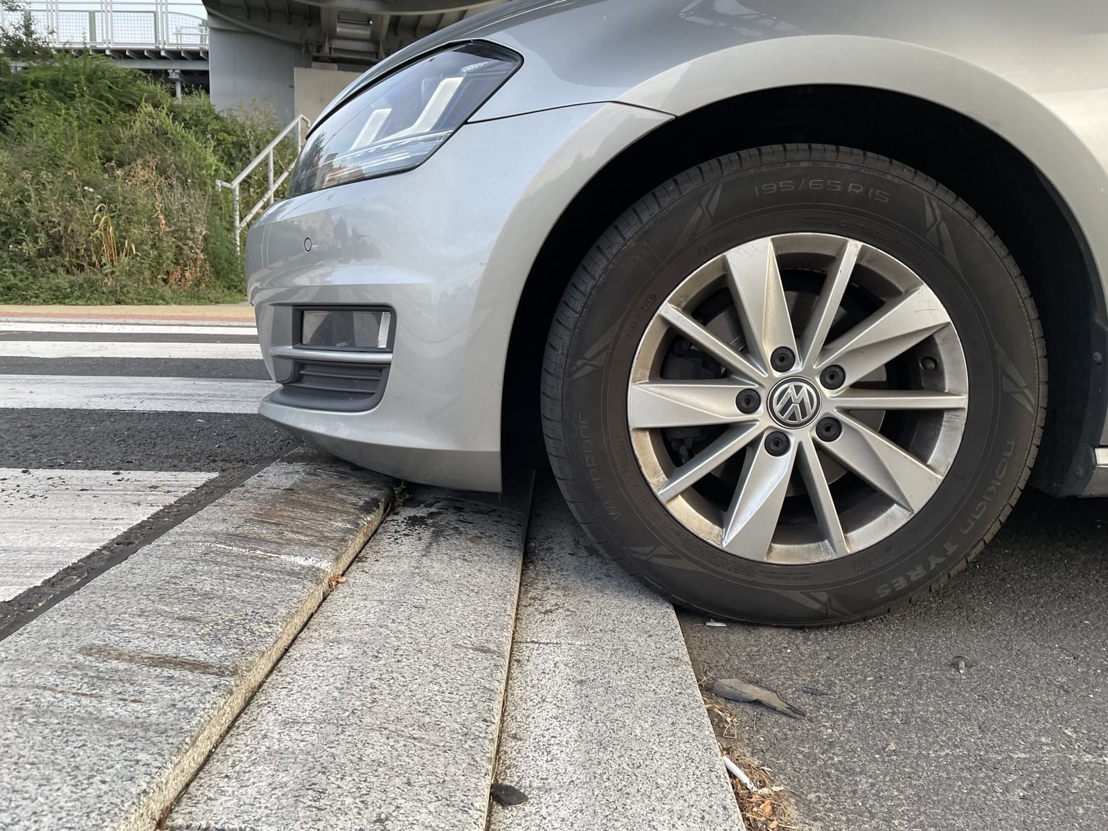 prahParlerovaAuto.jpg