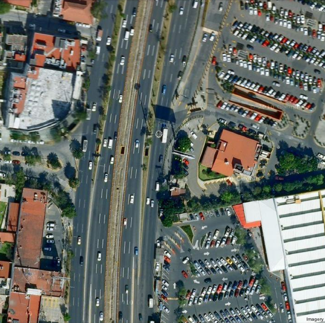 Frente a Plaza Satélite.png